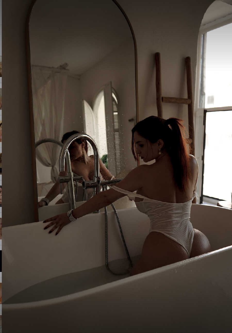 A playful frame from Miranda Faith nude — online in Jabalpur