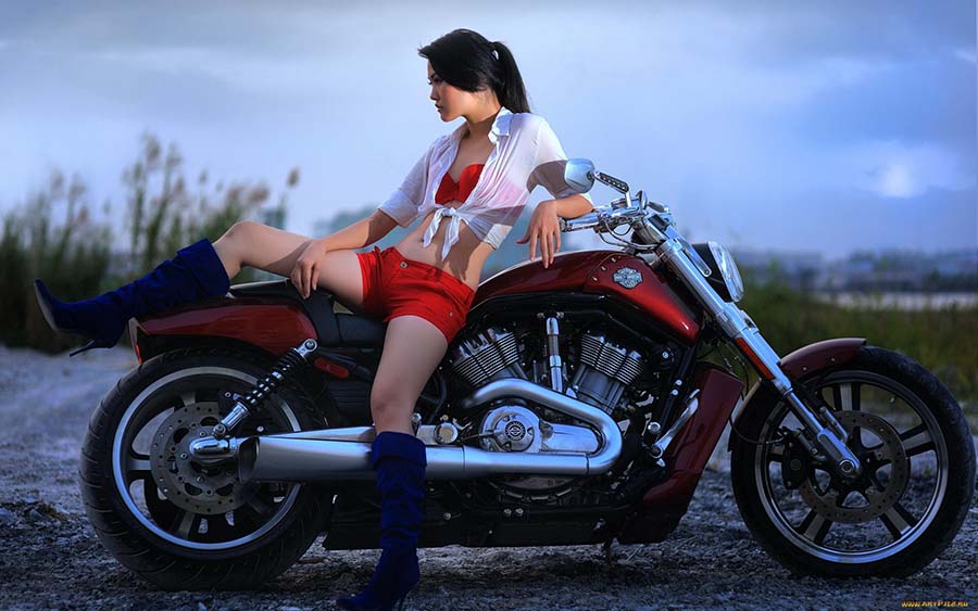 Beautiful girls and motorcycles in Jabalpur